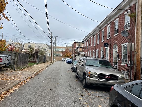 4th image of 226 Cherry St