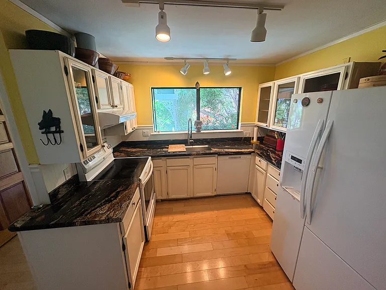 Spacious kitchen