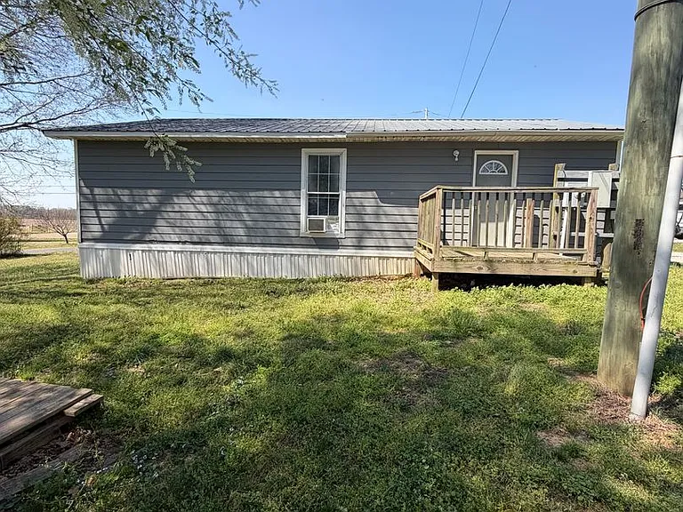 17600 Highway 79 — Photo 10