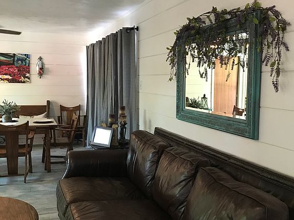 4th image of 1718 Leoni Dr