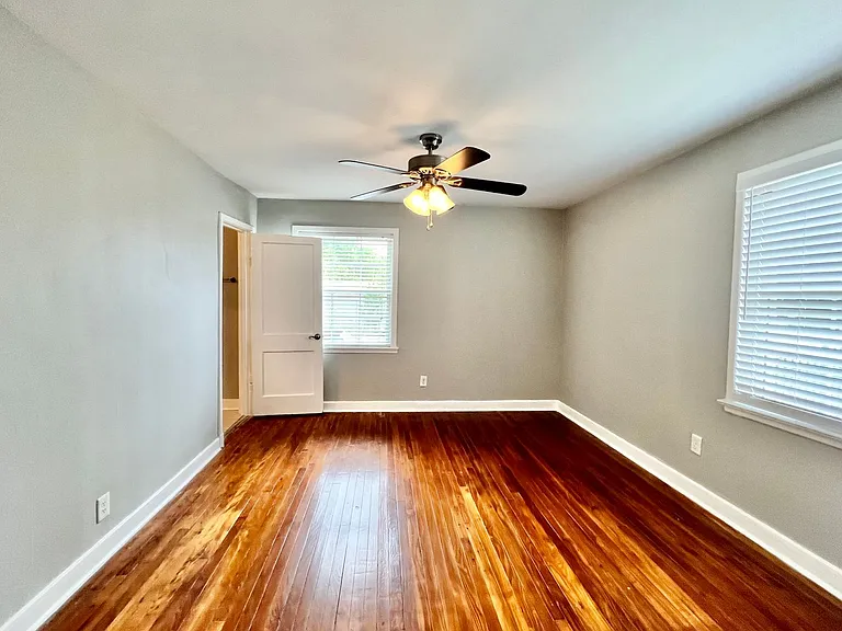 2068 Jefferson Ave — Photo 7