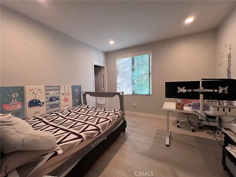 136 Neptune — Photo 12