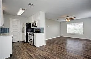 2 bed, 1.0 bath, 1776 sqft, $1,500 — Photo 3