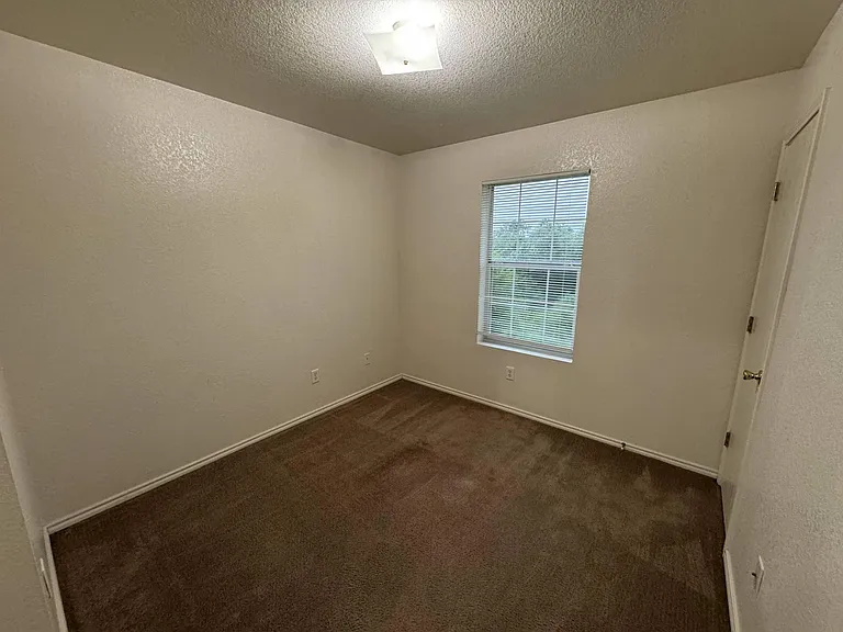 1905 Monte Carlo Ln — Photo 19