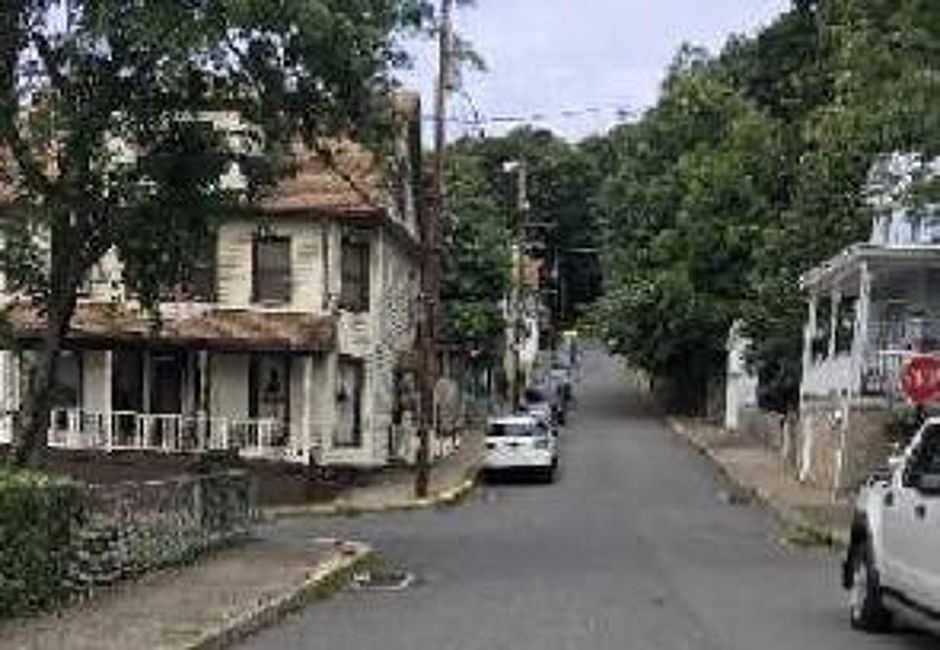 2nd image of 210 E Cameron St