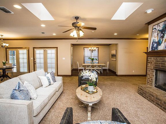 4th image of 2124 Glenna Goodacre Blvd