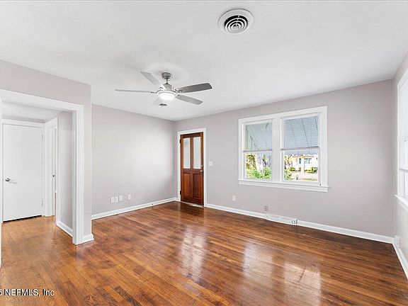 4th image of 5026 COLONIAL Avenue