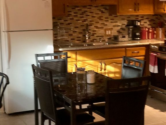 4th image of 1313 1/2 W 99th St