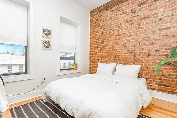 Rented by MySpaceNYC | media 26