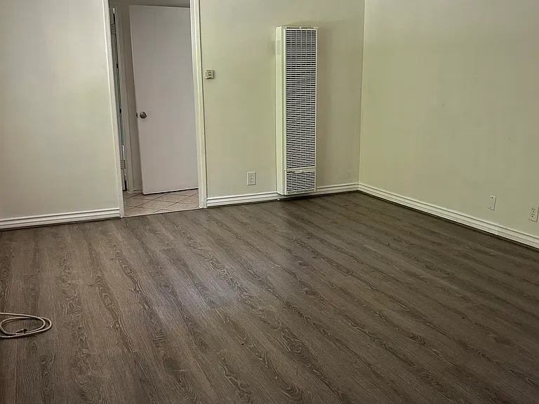 18422 Napa St #4 — Photo 6