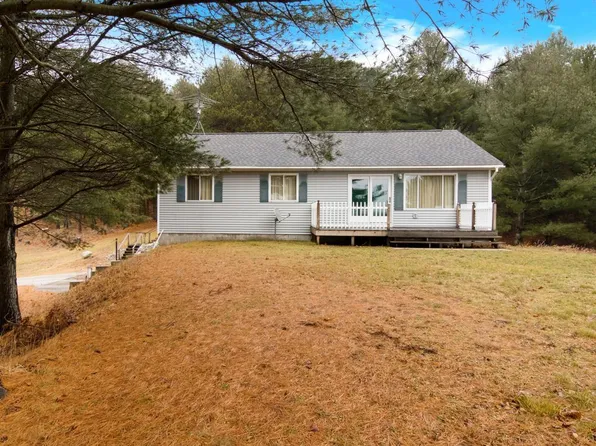 657 Airport Rd, Frankfort, MI 49635