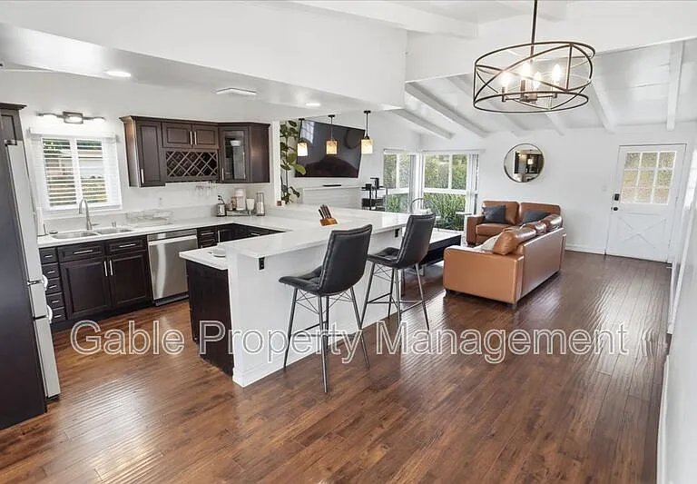 27453 Santa Clarita Rd — Photo 3