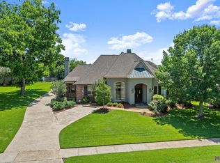 17827 Pecan Shadows Dr, Baton Rouge, LA 70810
