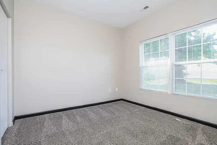 3 bed, 2.0 bath, 1504 sqft, $1,995 — Photo 4