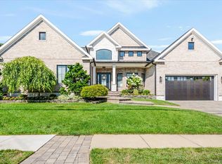 10 Skylark Rd, Massapequa Park, NY 11762