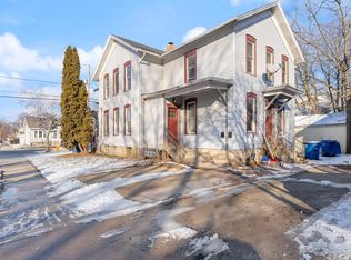 527 W Lincoln Ave, Oshkosh, WI 54901