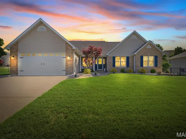 2218 Quaint Cottage Dr, O'Fallon, MO 63368