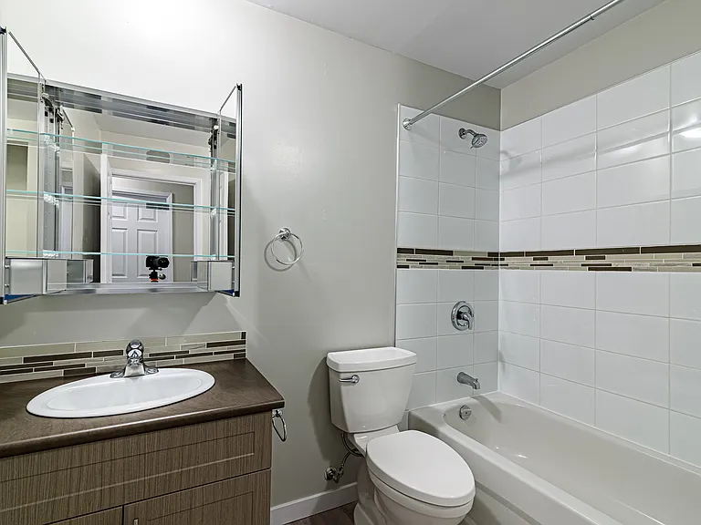 437 Hamilton Ave — Photo 8