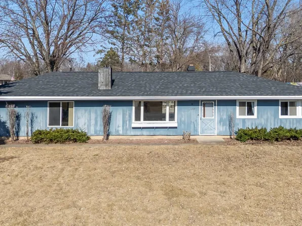 1448 Deerwood Dr, Neenah, WI 54956