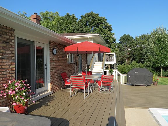 4th image of 35W805 Park Ln