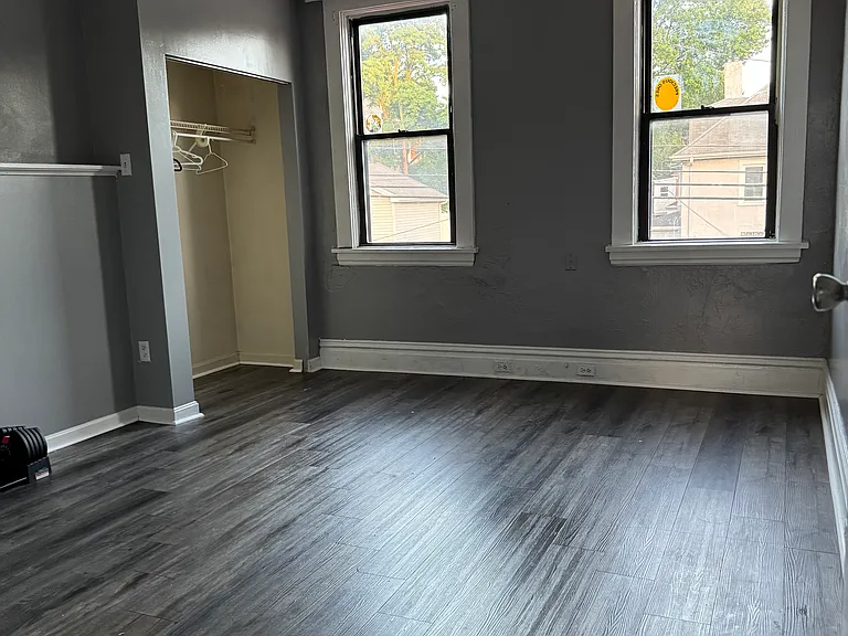1 Center Ave #4 — Photo 4