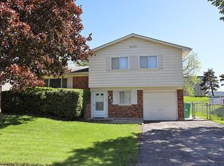 1611 Von Braun Trl, Elk Grove Village, IL 60007