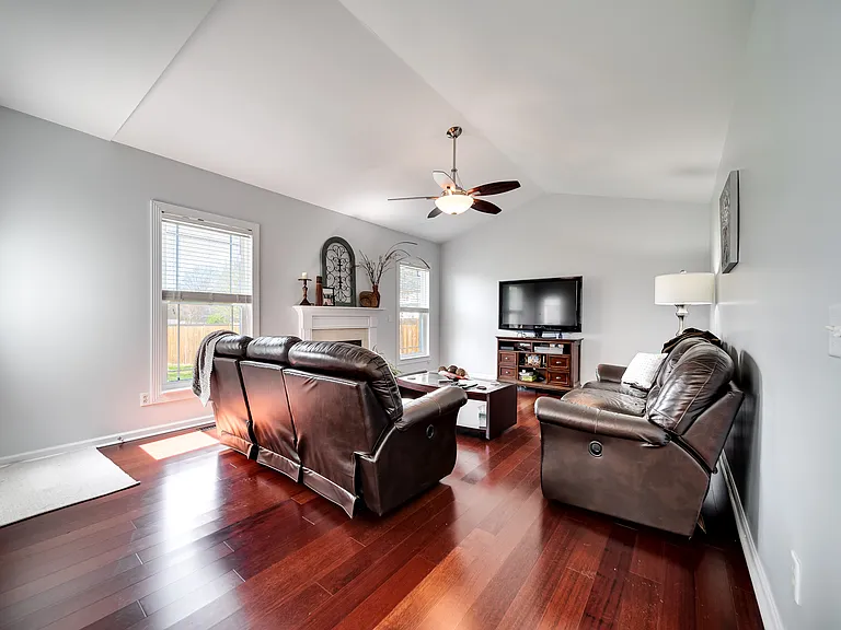 138 Grove Ln S — Photo 17