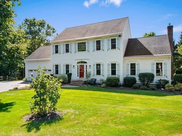 5 Oak Ridge Ln, Grafton, MA 01519
