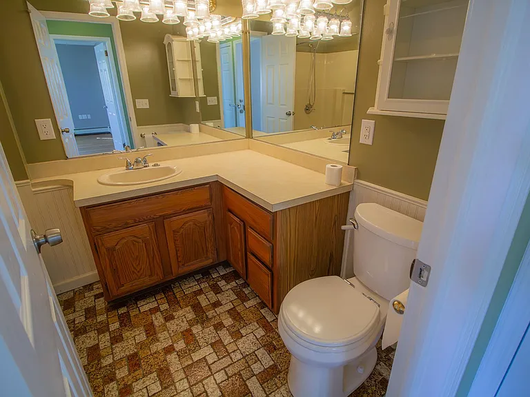 7 David Rd — Photo 10