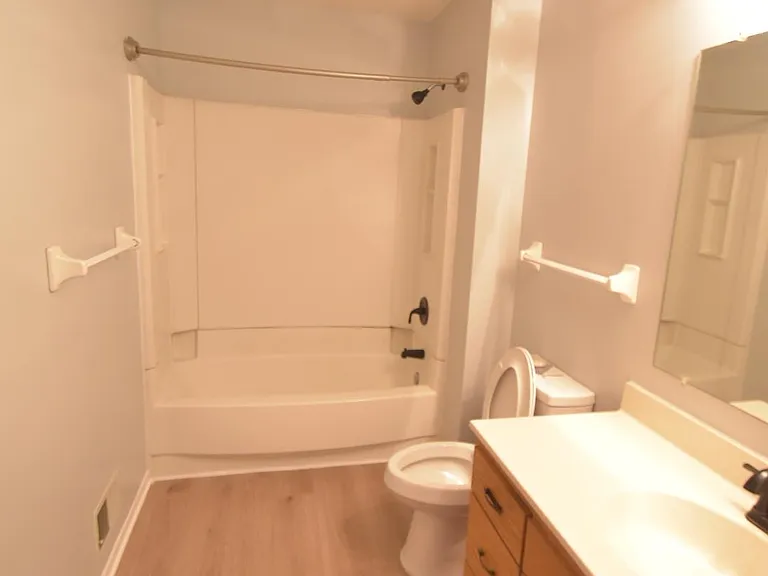 Upper full bath