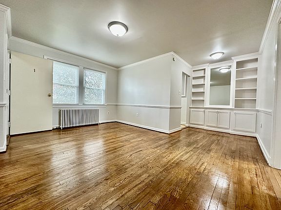 4th image of 914 Green St #1