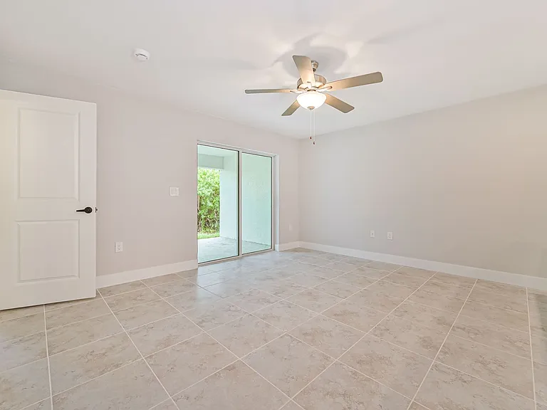 6076 Lacota Ave — Photo 7