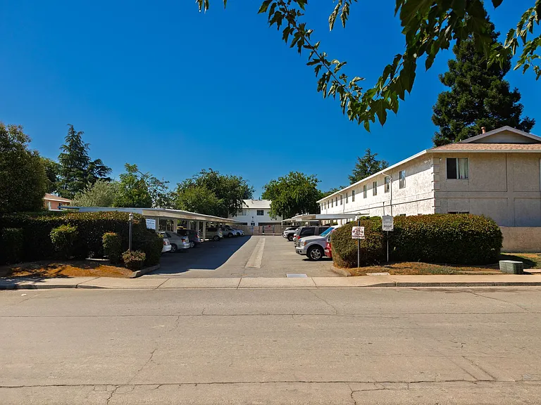 Melton Drive Apartments — Photo 7