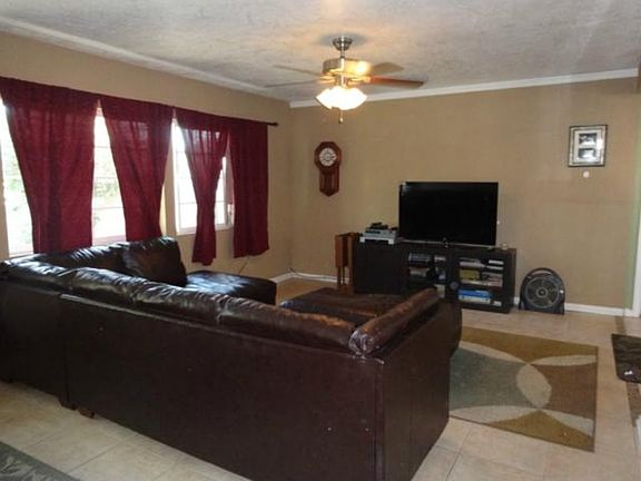 5th image of 3727 Monterey Ave