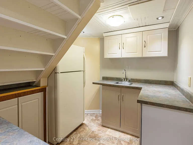 93 James Ave — Photo 31