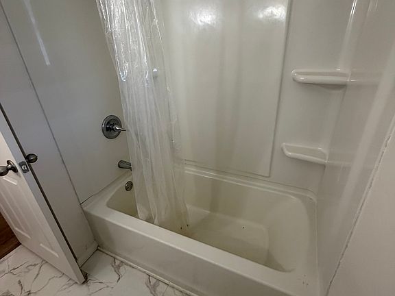 4th image of 724 S Perkins Rd #3