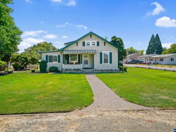 38651 Garden Dr, Scio, OR 97374