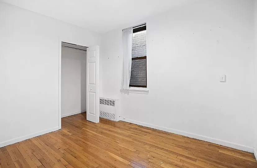 323 East 75th Street — Photo 4