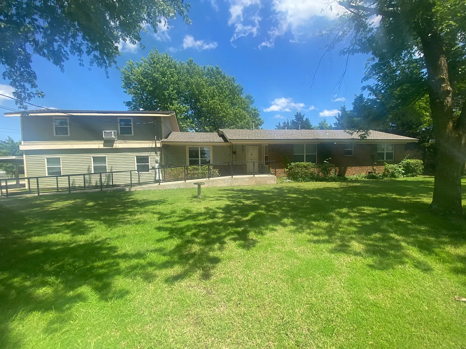 1716 S Webster Dr — Photo 2