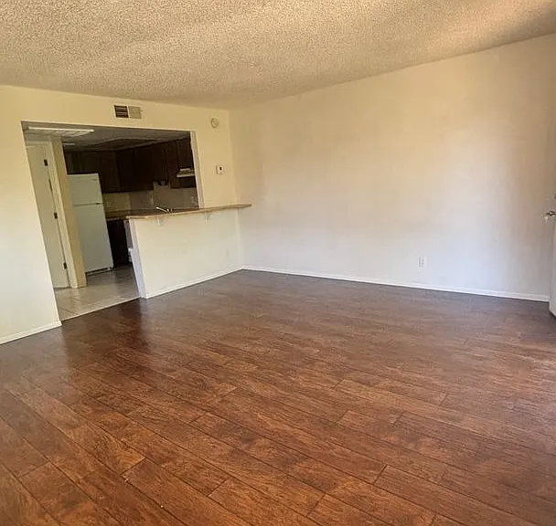 700 W University Dr — Photo 7