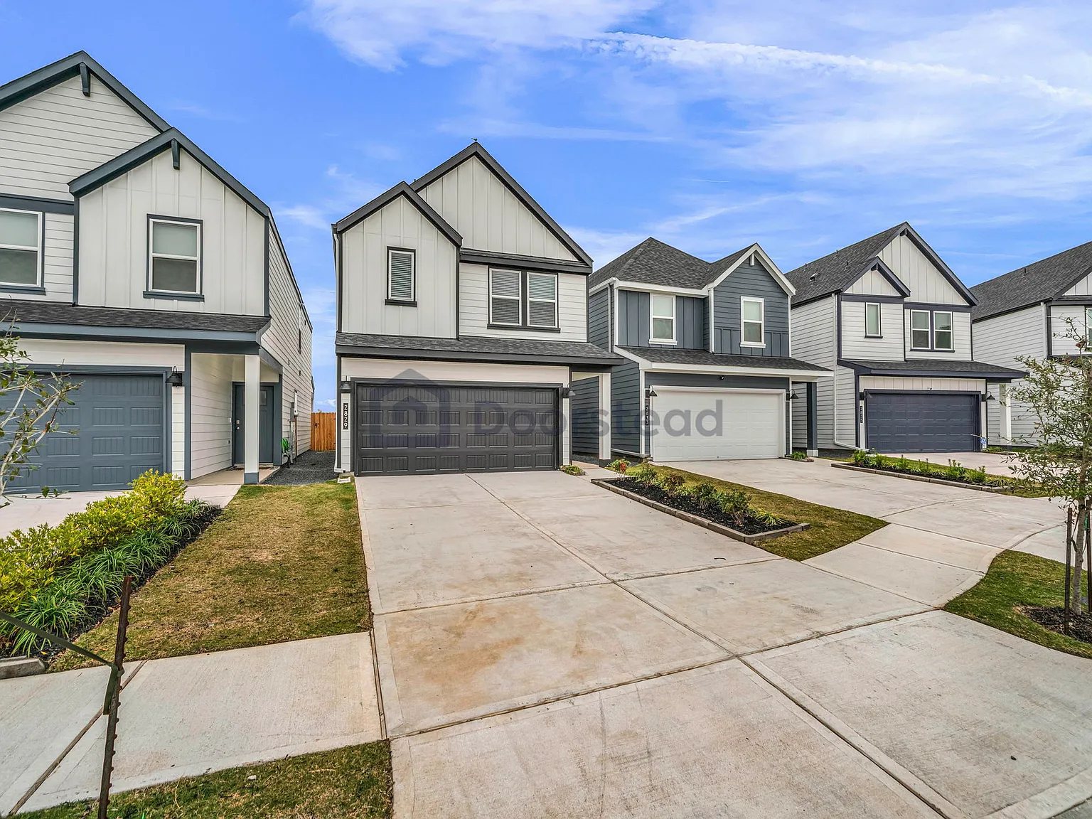 3 bed, 2.5 bath, 1586 sqft, $2,300 — Photo 2