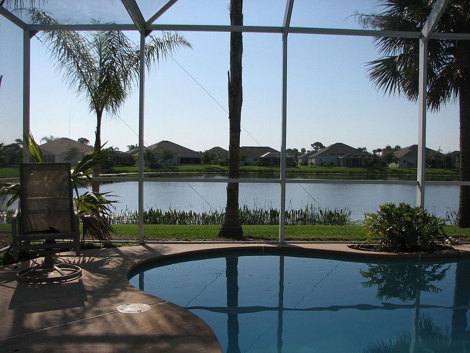 2nd image of 4899 Wexford Dr