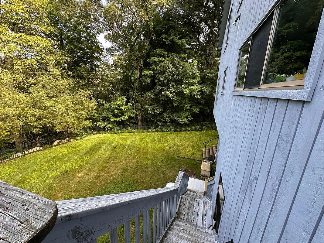 5 bed, 5.0 bath, 4712 sqft, $8,750 — Photo 2