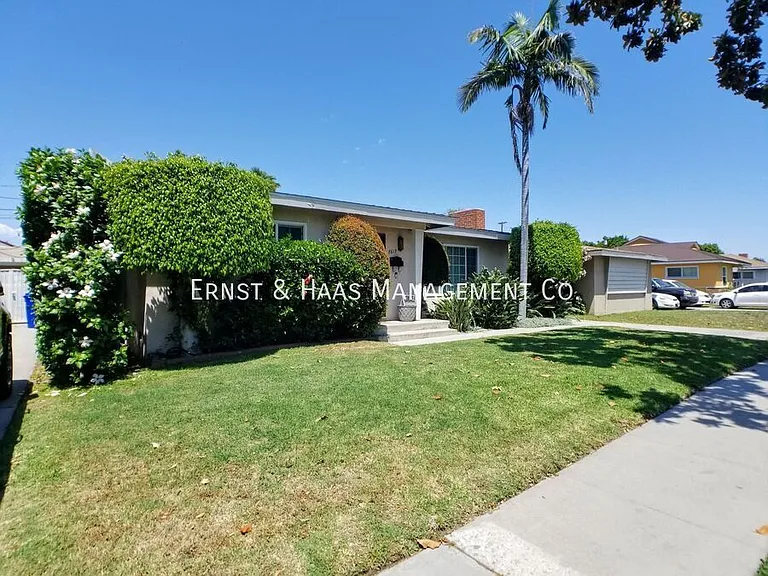 7619 Suva St — Photo 2