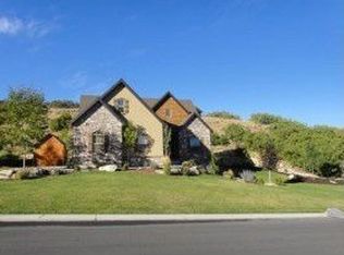 120 S Hillside Dr, Elk Ridge, UT 84651