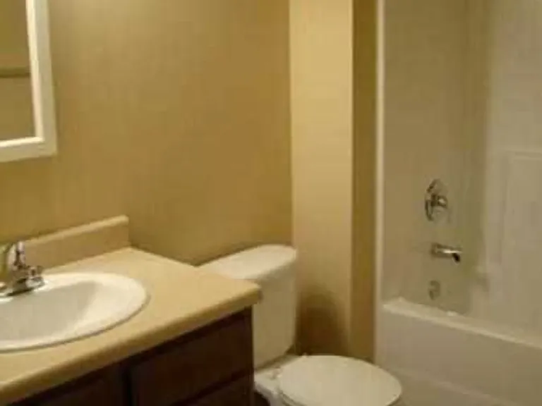 Mirada Manor Apartments — Photo 9