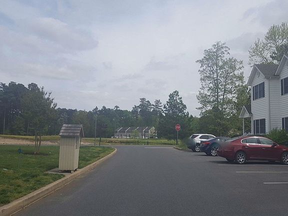 5th image of 28495 Pinehurst Cir