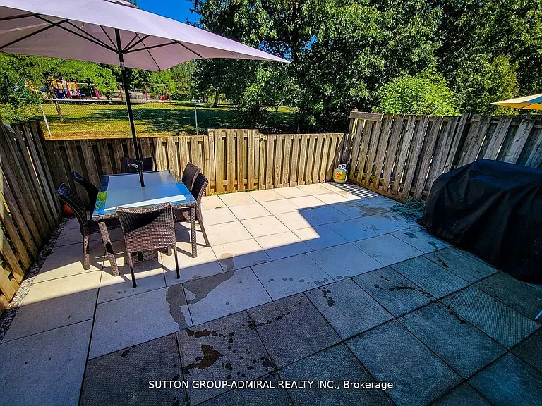 2 Royalwood Ct #52 — Photo 31