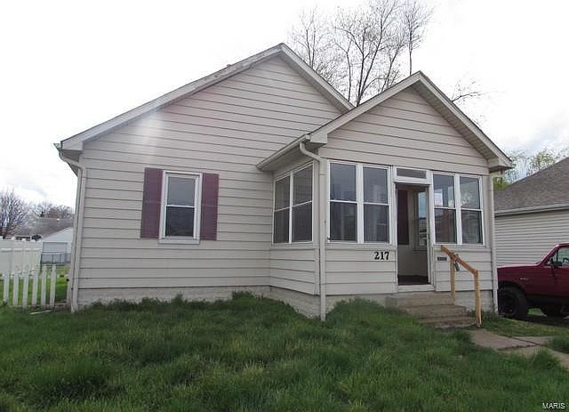 1st image of 217 Kroeger Ave