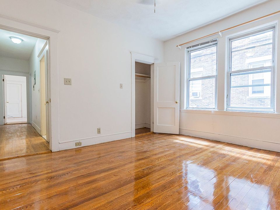 2nd image of 15 Scottfield Rd APT 4